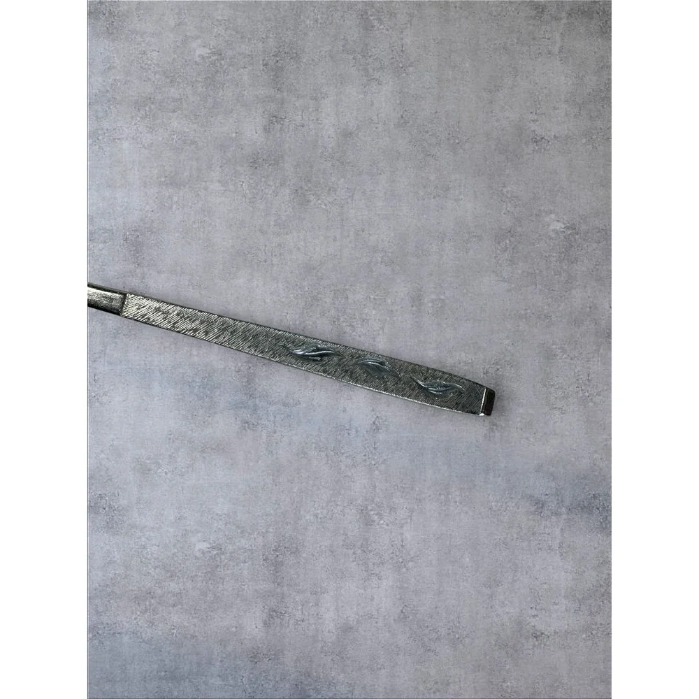 Carlton Iced Tea Spoon 7.5in Silver Tone MCM Textured Leaf Korea Stainless